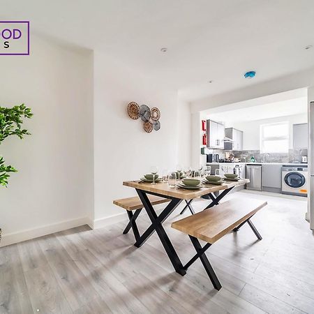 Brand New, 2 Bed 1 Bath, Modern Town Center Apartment, Free Wifi & Netflix By Redwood Stays Aldershot Exterior photo